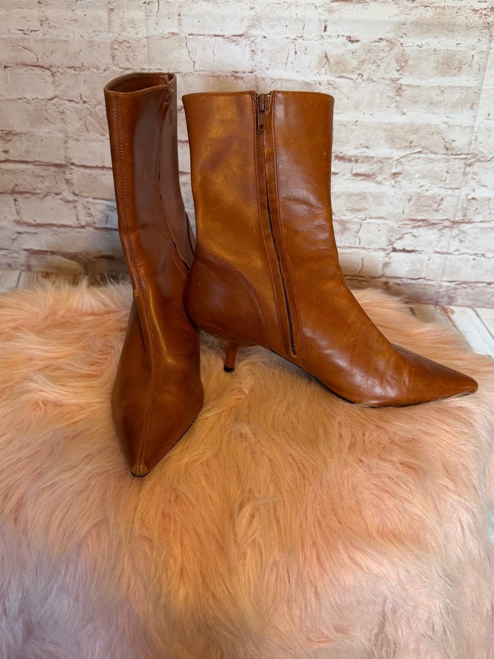 Steve Madden Classic Brown Leather Pointed-Toe Ankle Boots